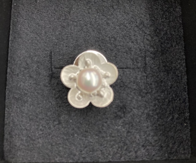 【校友会グッズ】真珠(徽章)